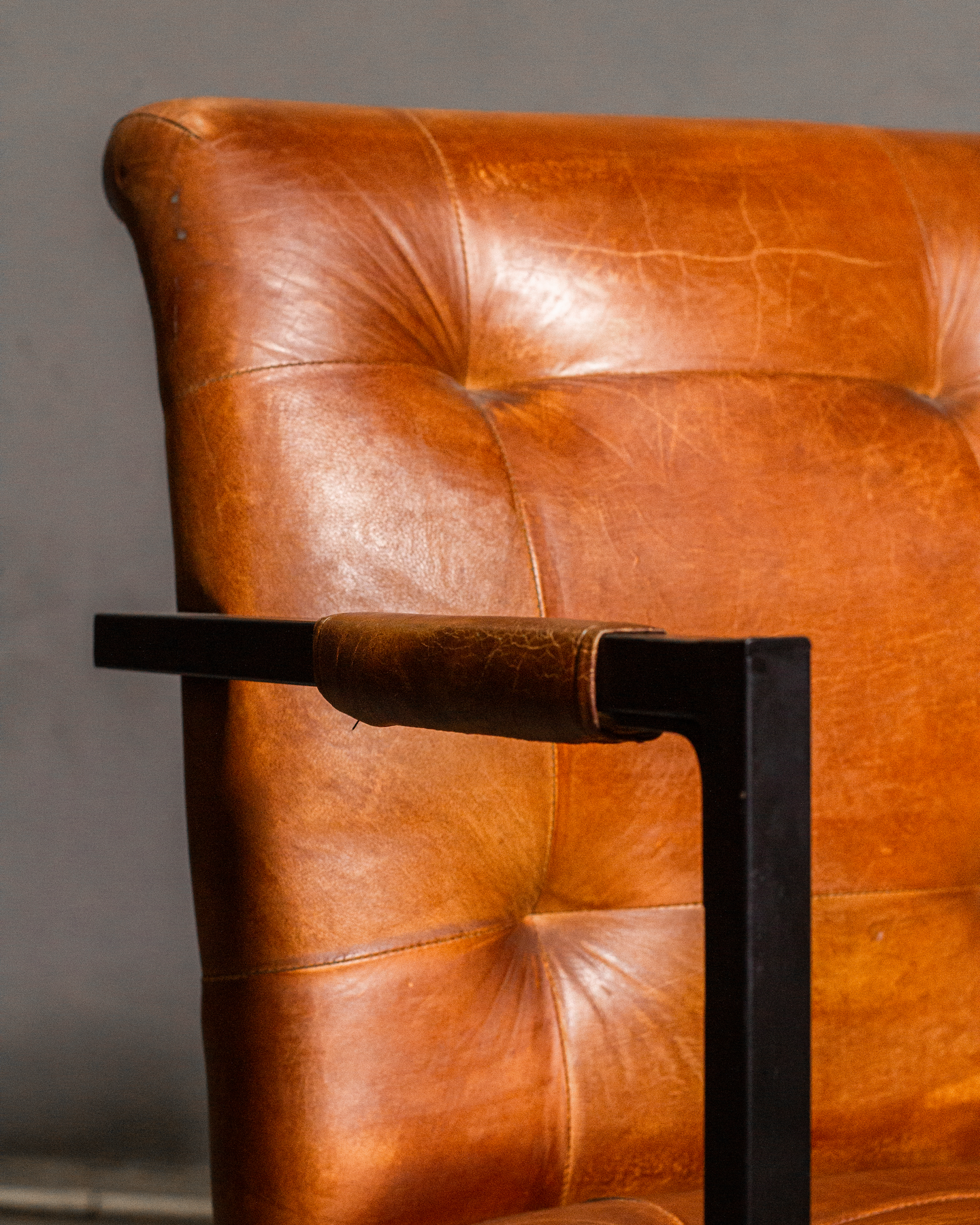 Tufted Brown Leather Accent Chair - Modern Living Room Chairs | 23x20x34 inches